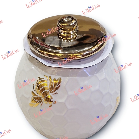 DISNEY PARKS WINNIE THE POOH HONEY SCENTED CANDLE - Picture 5 of 8